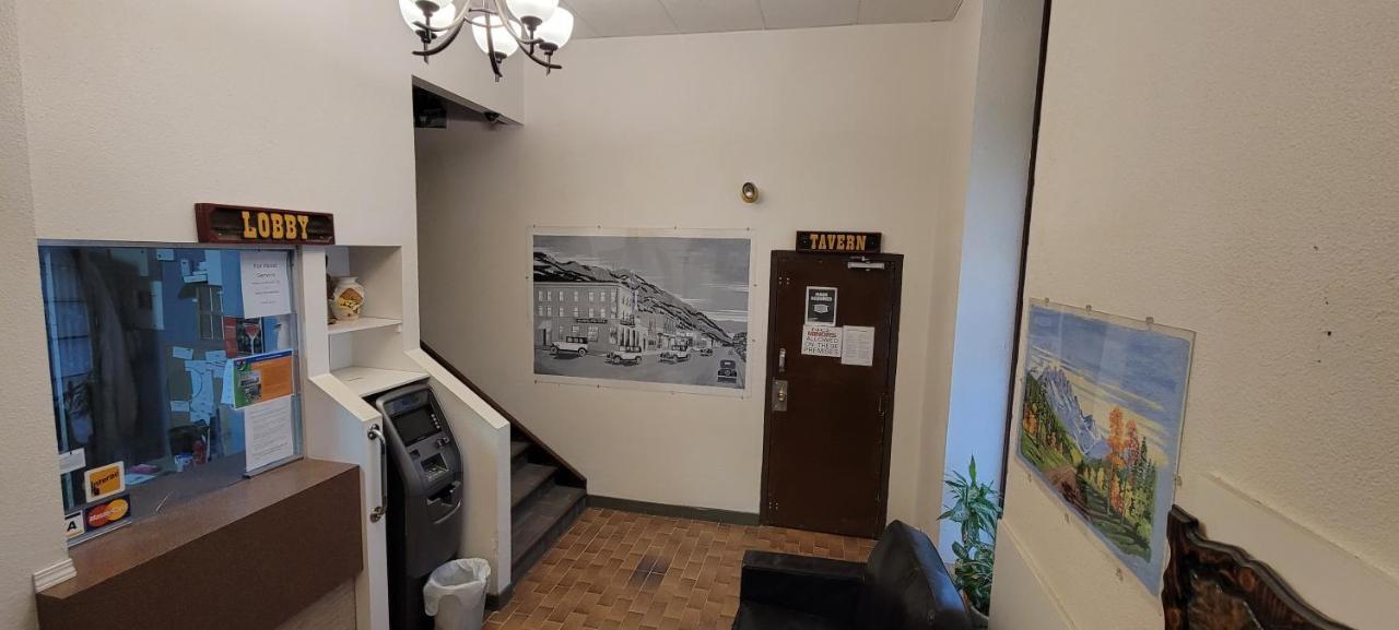 The Cosmopolitan Hotel Blairmore Extérieur photo